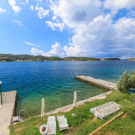 Josip R * Supetarska Draga