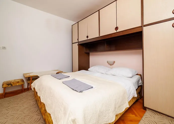 Apartman Josip R *