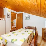 Apartament Josip R *