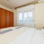 Josip R Apartament