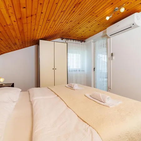 Appartement Josip R *