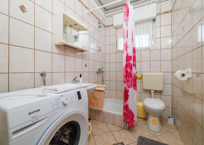 Josip R Apartman *