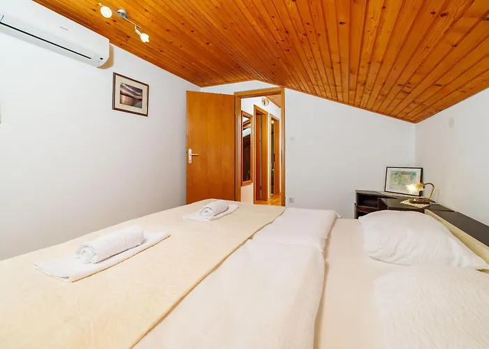 Josip R Apartman *